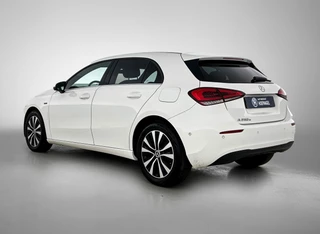 Mercedes-Benz A-klasse 250 e Premium | Automaat | Cruise control | Stoelverwarming | Navigatie | Camera | Parkeersensoren / 8