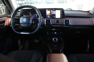 Suzuki e VITARA Style 61 kWh Elektrische Bestuurdersstoel, Stoelverwarming, Interieur voorverwarming, Panoramadak / 22