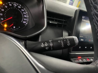 Renault Clio 1.0 TCe Zen/ Nederlandse auto/ Parkeersensoren achter/ Airco/ Apple carplay/ Android / 16