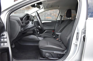 Ford Focus Wagon 1.0 EcoBoost Hybrid Titanium / 23