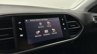 Peugeot 308 SW 1.2 PureTech Blue Lease CARPLAY NAVI CRUISE ECC. / 32