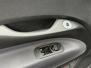Fiat 500 Icon 42 kWh 3-Fase SOH 92% Navigatie | Carplay&Android | 85KW Snellaadvermogen / 24