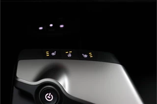 Kia EV6 Light Edition 63 kWh - SOH 99,7%  - Navigatie - Adaptive Cruise Control - Stoel/Stuur verwarming - Apple Carplay/Android Auto - Fabrieksgarantie tot 02-2032 / 47