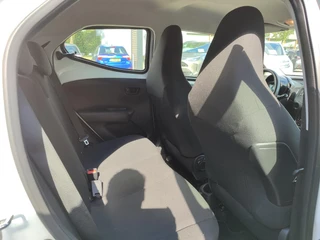 Toyota Aygo 1.0 VVT-i X-FUN / 23
