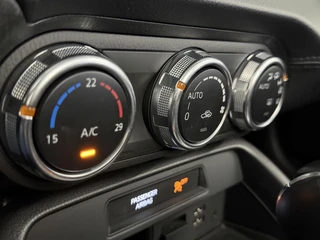 Fiat 124 Spider 1.4 MultiAir Turbo Lusso | Airco | Navigatie | Cruise Control / 24