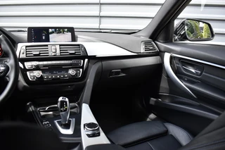 BMW 3 Serie Touring 320i M Sport Shadow  | Virtual Cockpit | Achteruitrijcamera | Groot Navi | HiFi | / 25