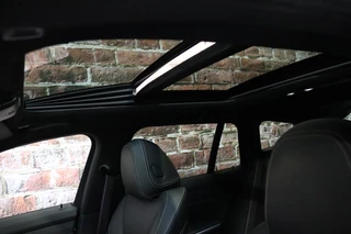 BMW 3 Serie Touring M340i xDrive High Executive M Sport Pakket Automaat  / Live Cockpit Professional / Panoramadak / Trekhaak / Individual Leder Merino / Driving Assistant / M Sport Differentieel / Harman Kardon / M Adaptief Onderstel / Safety Pack / Head-Up Display / 19 Inch / Stoelverwarming voor+achter / 27