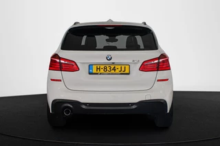 BMW 2-serie Active Tourer 218i M Sport Head-Up Sportstoelen Stoelverwarming HiFi Camera / 15
