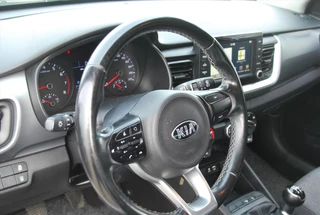 KIA Stonic 1.2 MPi  ComfortLine Navigator / 16
