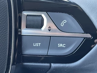 Peugeot 2008 100pk Allure Pack (Camera - Automatische Airco - i-cockpit - Navigatie - 17" - Apple Carplay - LED) / 16