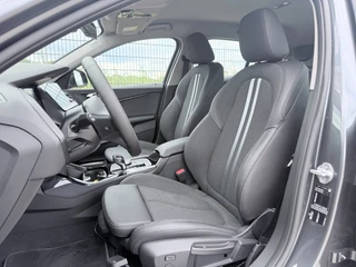 BMW 1-serie 118i Executive Edition | Carplay | PDC | Navi | Sportstuur / 14