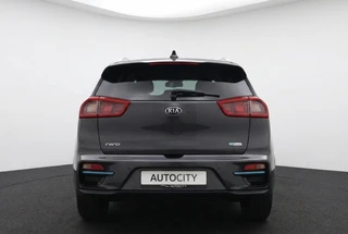 Kia e-Niro ExecutiveLine 64 kWh 204PK 100% SOH Leder | JBL Sound | Warmtepomp | Stoelkoeling / 5