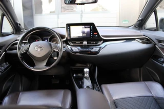 Toyota C-HR 1.8 HYBRID PREMIUM Stoel/stuurverwarming , Afn. Trekhaak / led. / 22