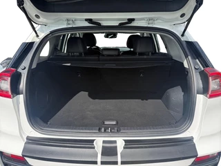Kia e-Niro ExecutiveLine 64 kWh | Cruise Control | Climate Control | Camera | Navigatie | Stoelverwarming | Stoelventilatie | Stuurverwarming | / 10