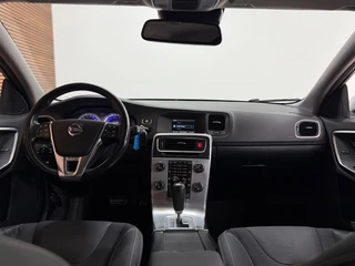 Volvo V60 1.6 T4 R-Design | Navi | Trekhaak | 180PK | Winter Pack | High Performance Audio | Leder/Alcantara / 8