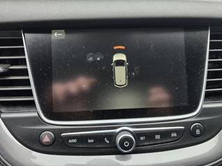 Opel Grandland X 1.2 Turbo Business Executive / 16