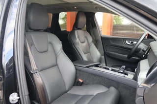Volvo XC60 T6 Recharge AWD Plus Dark | Longe Range | Stoelverwarming | Parkeercamera | Panoramadak | Pilot Assist  | Leder | Keyless / 28