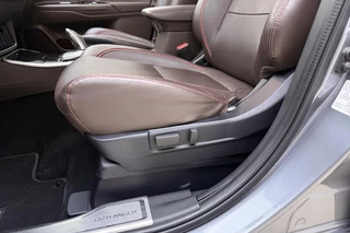 Mitsubishi Outlander 2.0 PHEV Automaat instyle | Navigatie | Lederen bekleding | Achteruitrijcamera | Elektrische achterklep | Stoel- en stuurverwarming | Verwarmd voorraam / 21