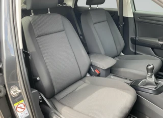 Volkswagen T-Roc 1.0 TSI Style 116 pk  | adaptieve cruise control | navigatie | parkeersensoren | all season banden | climate control / 18