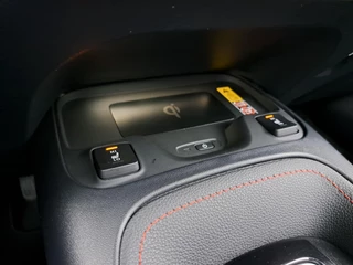 Toyota Corolla Hybrid 140 GR Sport SCHUIF/KANTELDAK PARKEERSENSOREN STOELVERW LM-VELGEN APPLE/ANDROID DRAADLOOS-LADEN CAMERA KEYLESS / 25