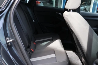 Audi A3 Sportback 35 TFSI S edition 150PK Nieuw model App-connect Trekhaak Navigatie PDC / 16