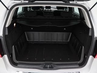 Mercedes-Benz B-klasse 250 Ambition Automaat 211 Pk | Camera | Trekhaak | Keyless | LED | Navigatiesysteem | Parkeersensoren | 18 Inch | 81.928 Km / 23