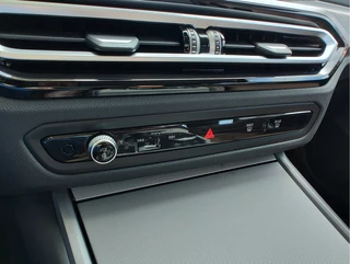 BMW 3 Serie Touring 320e PHEV  Orig NL. | Leder | Park Assist | Carplay/Android / 18