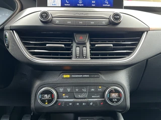 Ford Focus 1.0 EcoBoost Titanium Business  | Keyless | Cruise | Trekhaak | Camera | Stoel/Stuurverw. | B&O | / 27