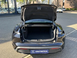 Porsche Taycan 79 kWh / 17