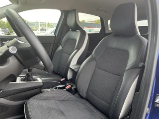 Renault Captur 1.0 TCe 100 Intens  | NL Auto | Navigatie | Climate Control | Parkeersensoren | Keyless | Lichtmetaal | Apple CarPlay / Android Auto / 5