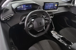 Peugeot 208 1.2 Hybrid 110 e-DCS6 Allure Apple CarPlay Climate Control Parkeersensoren / 6