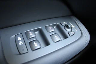 Volvo XC60 2.0 T8 Ultra Bright  | Facelift | Luchtvering | Massage | H/K | Head-Up / 13