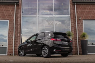 BMW 2-serie Active Tourer 230e xDrive Luxury Line | 1e eigenaar | BTW auto | Driving Assistant | Harman Kardon | 360 camera | Panoramadak | Head-up | M-sportstuur | Keyless entry / 5
