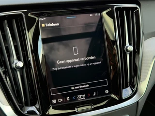 Volvo V60 2.0 T6 AWD Ultra Dark Panodak Leer H&K Head up / 46