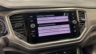 Volkswagen T-Roc 1.0 TSI Style Business PANO LM TREKHAAK DAB CRUISE. / 46