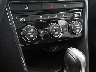 Volkswagen T-Roc 1.5 TSI Sport Automaat | Adaptive Cruise | CarPlay | Camera | Panoramadak | Parkeersensoren | Trekhaak | NAP / 38