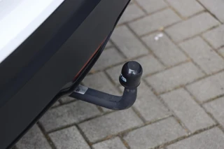Toyota C-HR 1.8 Hybrid Dynamic|Automaat|Trekhaak|Stoelverwarming|Camera|Navi|ACC / 17