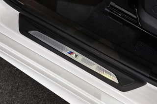 BMW 2-serie Active Tourer 218i M Sport Head-Up Sportstoelen Stoelverwarming HiFi Camera / 24