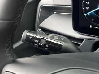 Kia Stonic 1.0 T-GDi MHEV ExecutiveLine | NU MET €1.000 inruilpremie! | Dodehoekassistentie | Stoel/stuurverwarming | Apple Carplay / 16