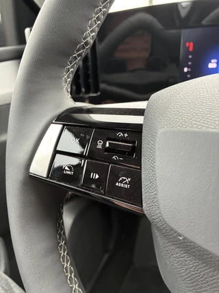 Opel Astra 1.2 Turbo 110pk Business Edition | Navigatie | Achteruitrijcamera |  Adapt. Cruise control | Stoel & stuurverwarming | AGR Comfortstoel | Keyless | Parkeersensoren / 14