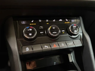 Skoda Kodiaq 1.5 TSI Ambition 7p. | 7-persoons | Carplay & Android Auto | Trekhaak | Camera | Stoelverwarming | KESSY | 18 Inch / 35