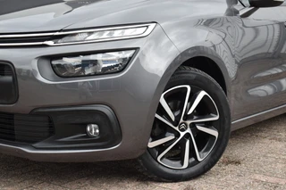 Citroën C4 Spacetourer PureTech 130 EAT8 Automaat Selection  .| Navigatiesysteem | Airconditioning ECC | Apple Carplay & Android Auto | .Aanhangergewicht geremd 1400kg!!! | Isofix Bevestigingspunten | Lichtmetaal | Zeer Compleet!!! / 20