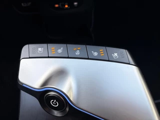 Kia EV6 GT-Line Business Edition 84 kWh | Rijdende Demo ! | Draadloos Apple Carplay / Android Auto | Navigatiesysteem | Elektrisch Verstelbare voorstoelen | Licht + Regensensor | Stoelverwarming+ Stoelkoeling  | Stuurverwarming | Elektrisch Bedienbare Achterklep | 19"Lichtmetalen Velgen | Lederen Bekleding. / 25