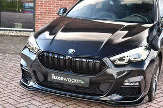BMW 2 Serie Gran Coupé 218i M-Sport  Shadowline Trekhaak 18inch Live-cockpit Sfeerverlichting / 54