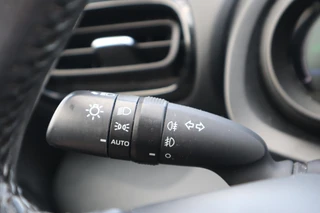 Toyota Yaris 1.5 HYBRID DYNAMIC LED LMV-16" APPLE/ANDROID KEYLESS NAVI ALL-SEASON DEALER ONDERHOUDEN / 23