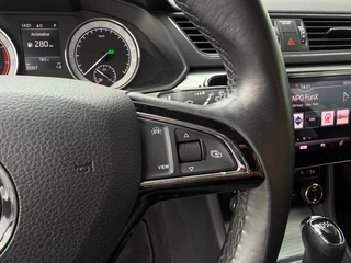 Škoda Superb COMBI 1.5 TSI ACT Business Edition - Automaat Stoelverw. Navi Camera 17inch LMV / 25