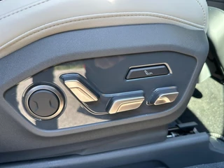Kia EV9 GT-line AWD 99,8 kwh 7 zits | 385 PK | Geventileerde/verwarmde stoelen | Wireless Carplay & Android auto | 2.500 kg trekgewicht | Meridian | Fabrieksgarantie t/m 19-6-2033 +3x 1 jaar*  | NAP / 30