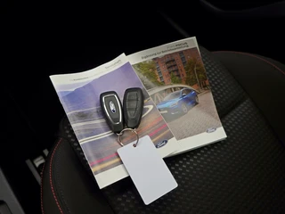 Ford Focus 1.0 Ecoboost automaat ST line X Panoramdak | Afn. Trekhaak | / 47