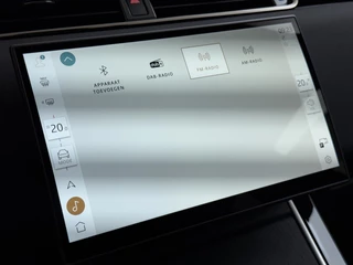 Land Rover Range Rover Evoque 2024 Model 1.5 P300e AWD R-Dynamic S NEW MODEL / FACELIFT PHEV 309 PK | UNIEK 8.000 KM | FABRIEKSGARANTIE t/m 26-02-2029 / 150.000 KM | DEALER ONDERHOUDEN | ADD. CRUISE | PANO DAK | ELEKTRISCHE STOEL MET GEHEUGEN | ELEKTRISCHE KOFFERBAK | CAMERA | RIJKLAAR PRIJS / 39