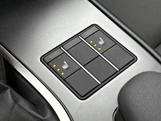 Lexus UX 250h F Sport Design | Automaat | Adaptive Cruise | Leder / 22